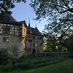 Urlaub Im Wasserschloss Irmelshausen Hochheim