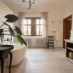 بيت للعطل Urlaub Im Wasserschloss Irmelshausen Hochheim