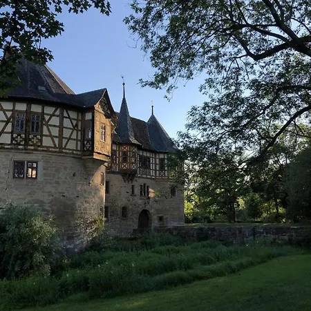Urlaub Im Wasserschloss Irmelshausen Hochheim