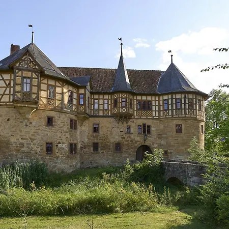 Urlaub Im Wasserschloss Irmelshausen Feriehus Hochheim